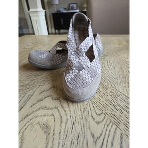 Skechers Womens Size 8.5 Gray Tan Slip On Shoes Crisscross Stretch Relaxed Fit